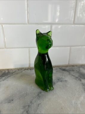 Vintage KANAWHA Glass 5” Cat Avocado Green smiling Kitty Figurine